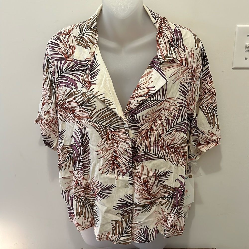 Hawaiian Palm Leaf Beige April Kiss Button Up Blouse Top Shirt Medium M NWT